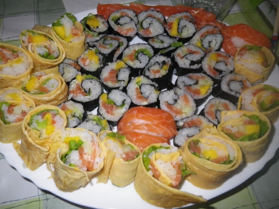 Hướng dẫn làm Sushi Futomaki Nhật Bản - Nhựa, Gốm sứ , Inox, Công Ty TNHH TM - DV Mỹ Kỳ
